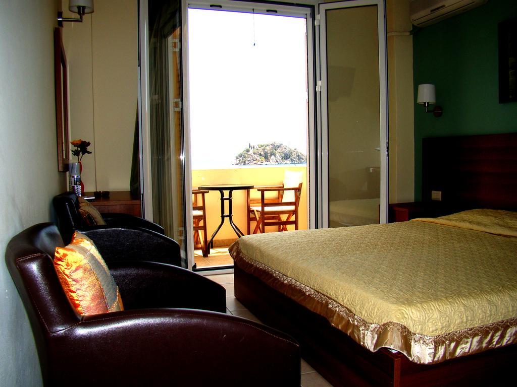 Santa Maria Hotel Tolo Room photo